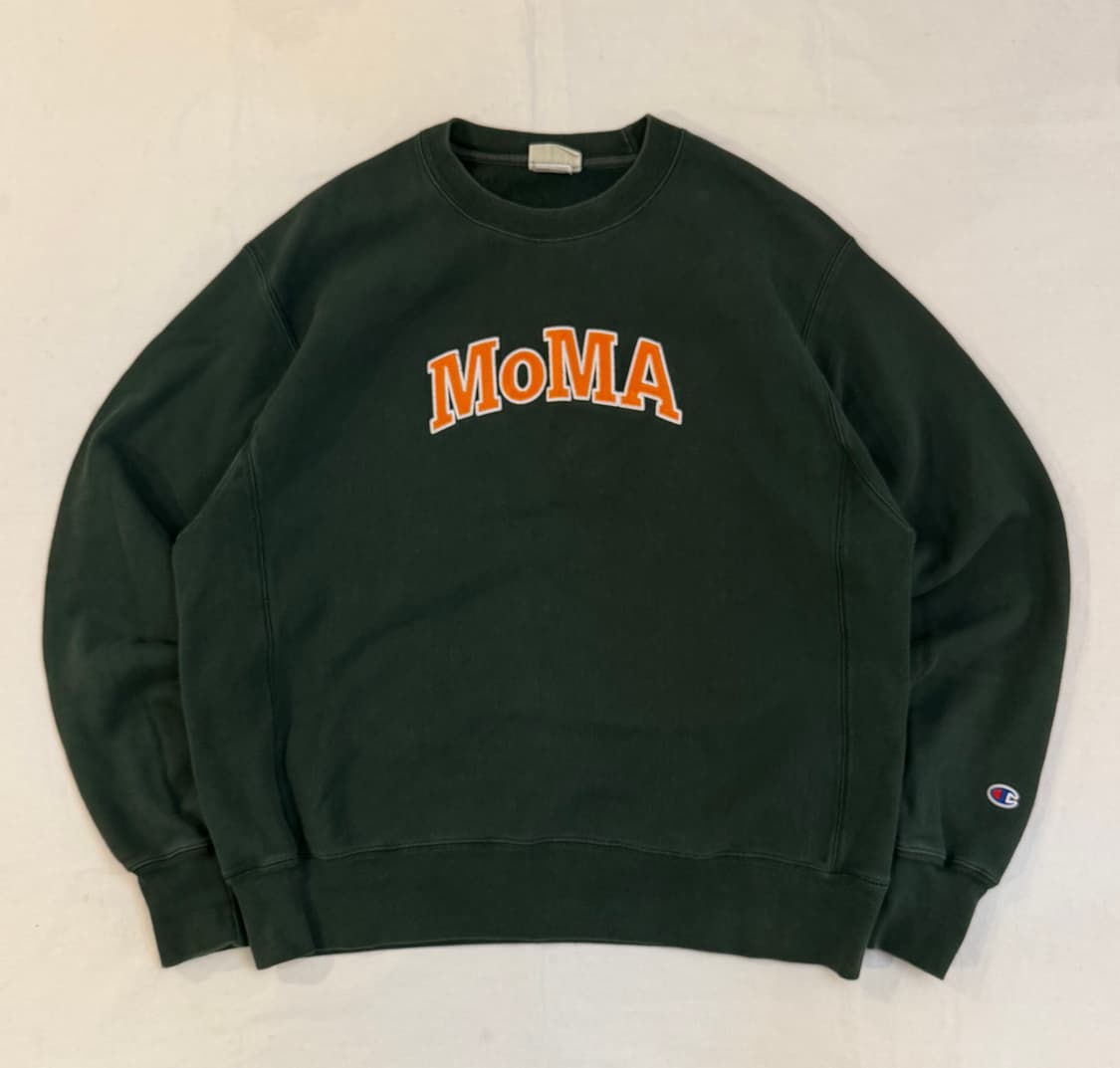 챔피온 X MoMA 리버스위브 맨투맨 스웻셔츠 말차 그린 상품이미지1