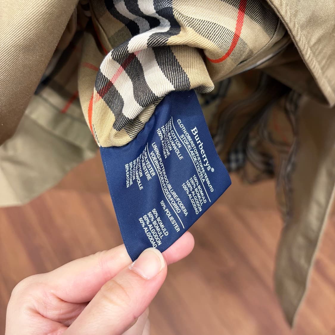 버버리 싱글 브레스티드 코트 노바 체크 안감 센터 벤트 디테일 베이지 상품이미지7