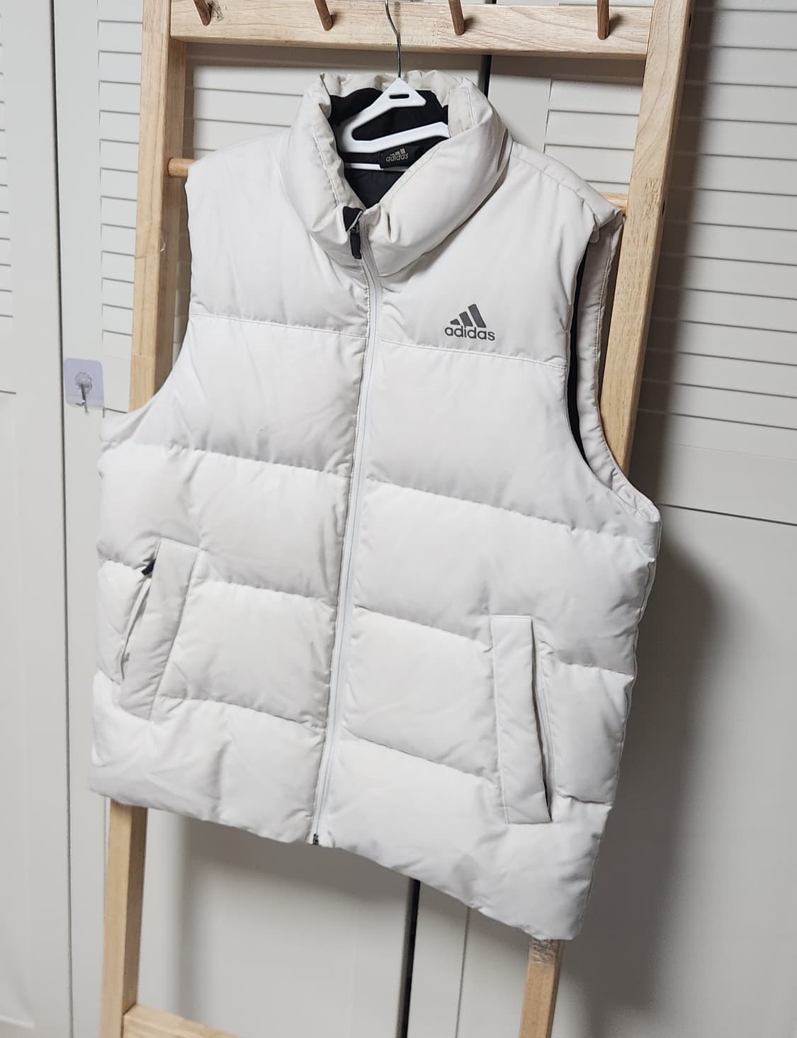 아디다스 화이트 스티치 로고 베스트 조끼 패딩 자켓 상품이미지2