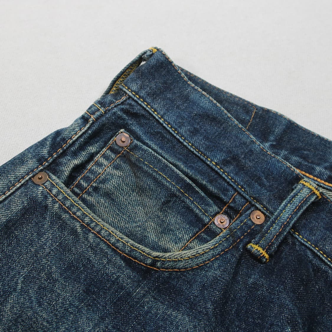 (착용컷) EVISU 셀비지 데님 반바지 (남성용 32) 상품이미지6