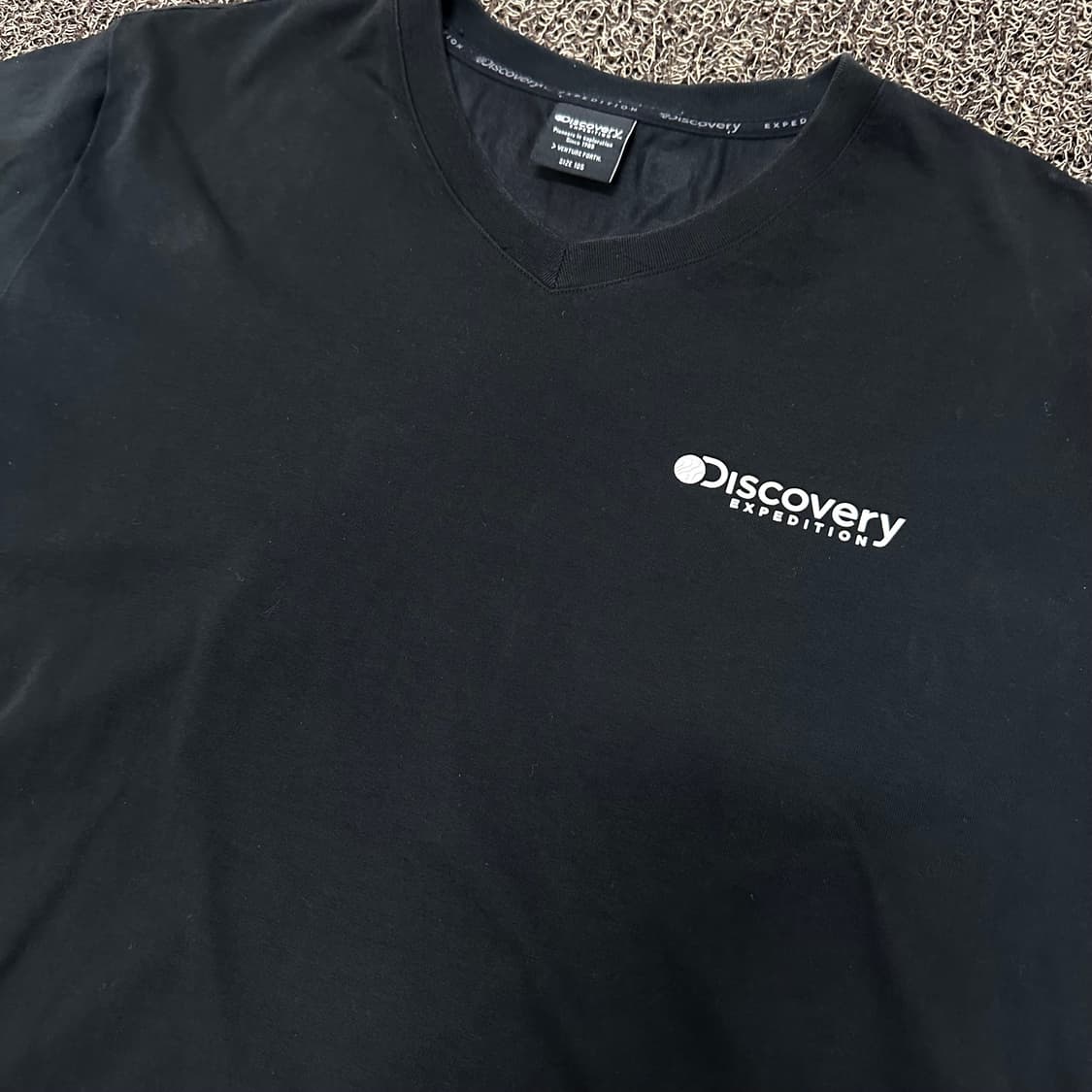 디스커버리 반팔티셔츠 블랙 105(XL) 상품이미지2
