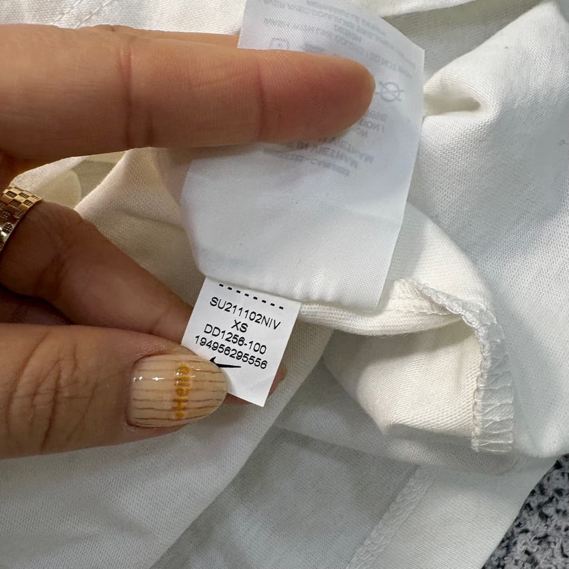 XS 나이키 빅로고 반팔 티셔츠 0402J 상품이미지5