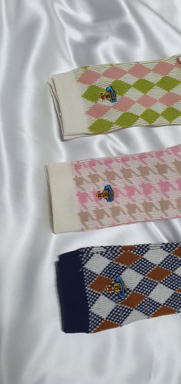 네이비 크림베이지 핑크 브라운 올리브 체크 도형 비비안웨스트우드  양말  상품이미지8