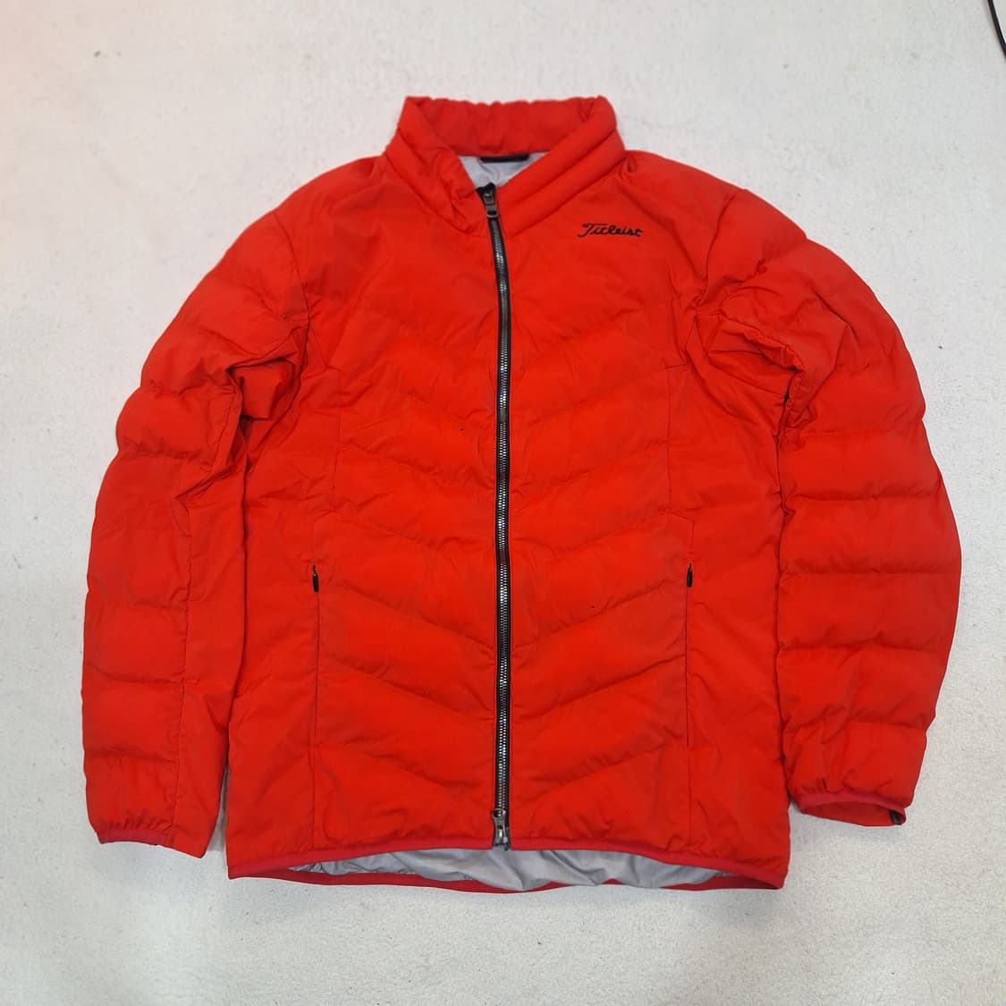 타이틀리스트  경량패딩L 상품이미지1