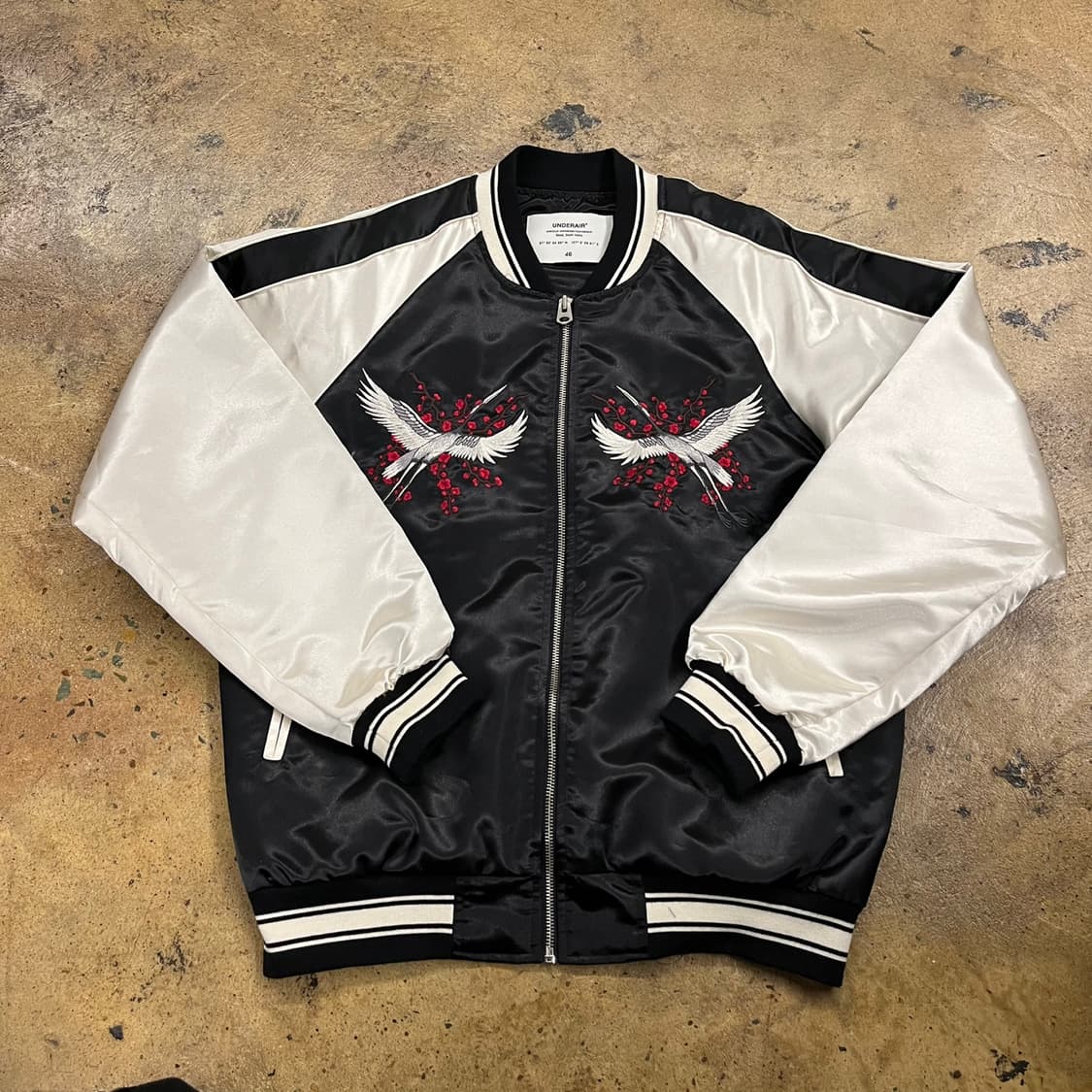 [정품/46] 언더에어 흑백 자수 스카잔 봄버자켓 상품이미지2