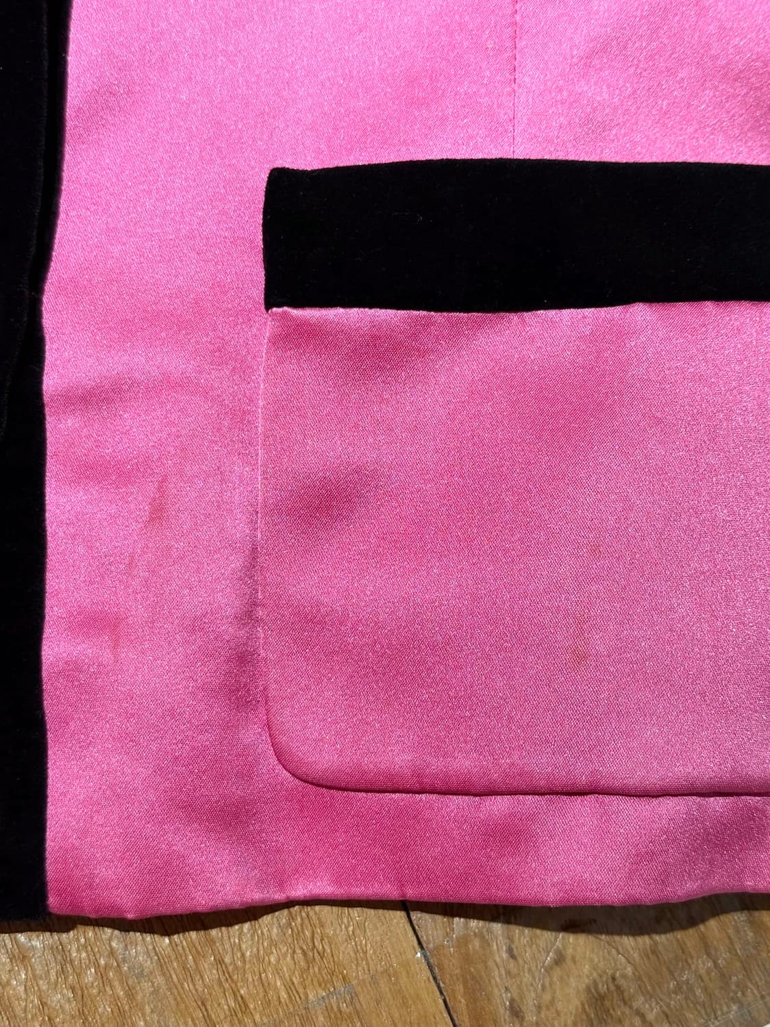 샤넬 부티크 핑크 블랙 벨벳 트리밍 트위드 자켓 상품이미지9