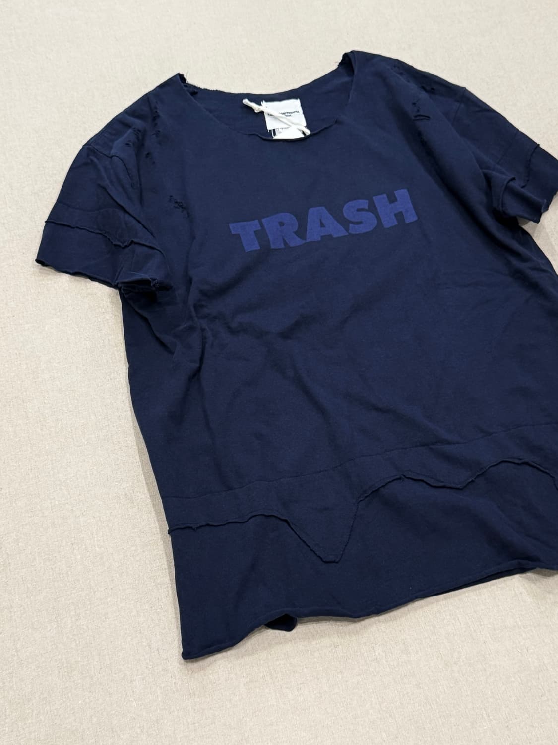 솔로이스트 15ss 디스트레스드 TRASH 티셔츠 상품이미지2