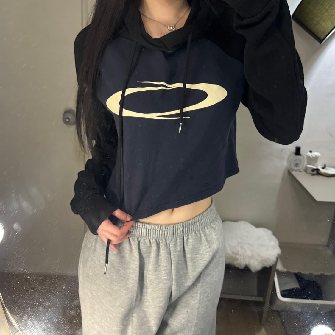 노이아고 크롭 후드티 💙🖤 상품이미지2