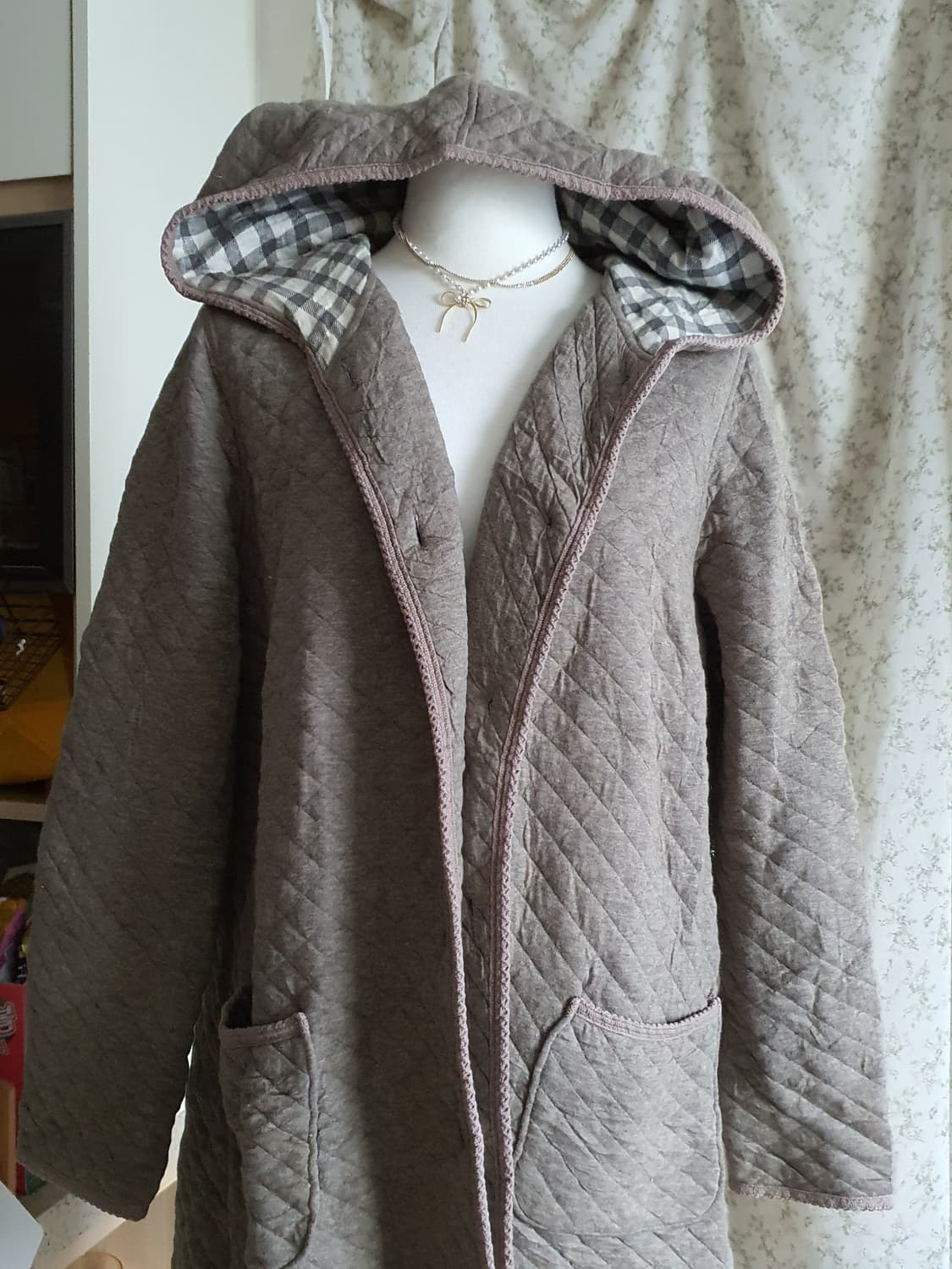 [모리걸] 누빔 체크 후드 롱 코트 상품이미지1