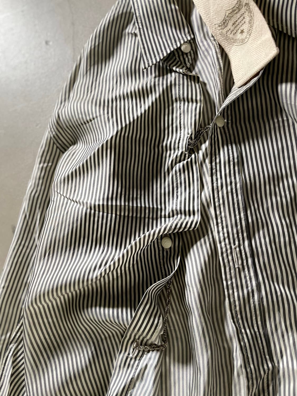Bark Tannage  Stripe Chain Detail Shirt 상품이미지5