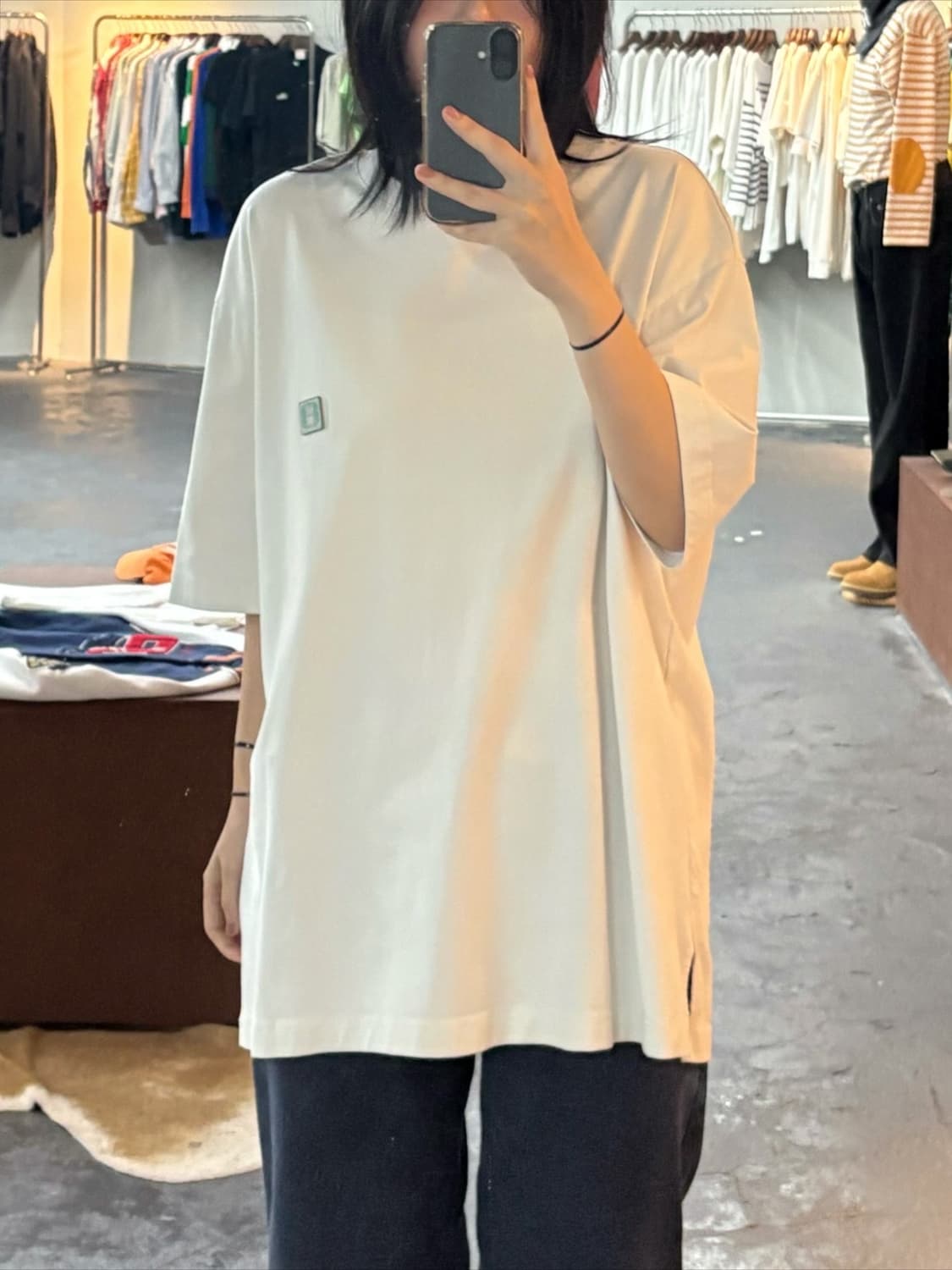 솔리드옴므 네온 백로고 반팔 티셔츠 상품이미지1