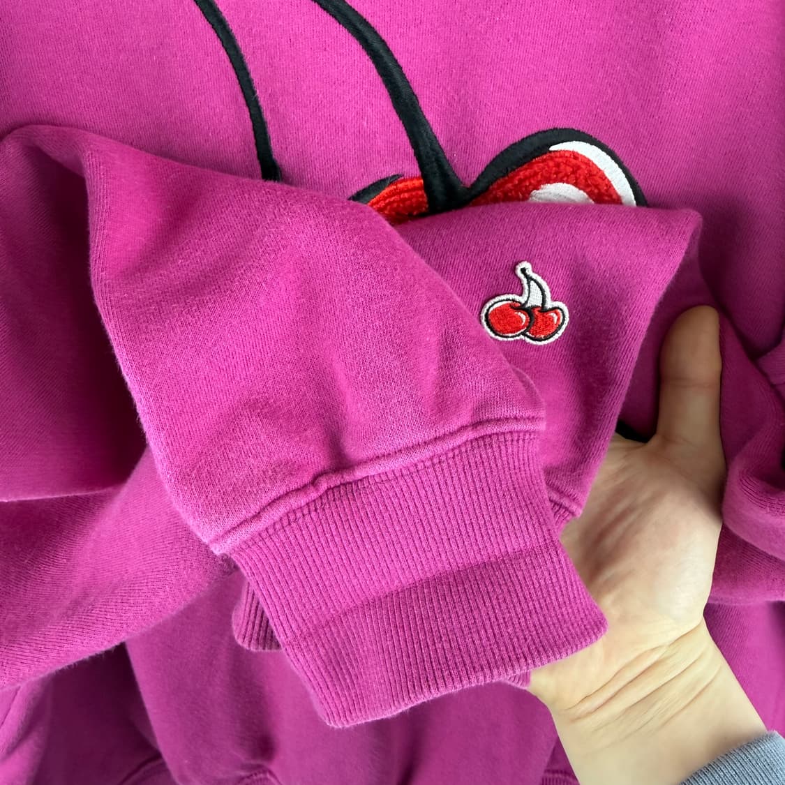  (무료배송)1) 키르시 체리 맨투맨 핫핑크 상품이미지4