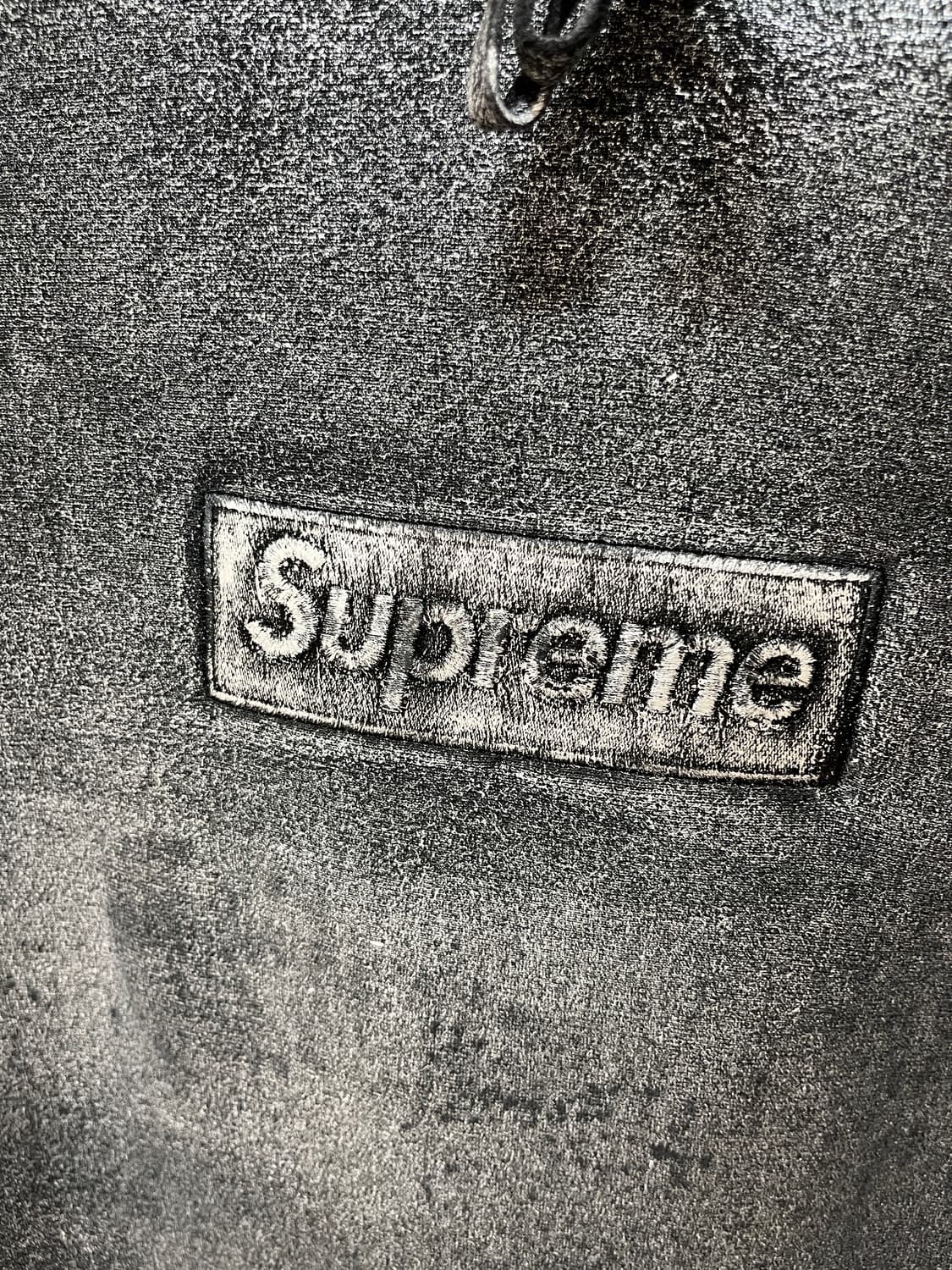 슈프림 x MM6 메종 마르지엘라 포일 박스로고 후드 스웨트셔츠 블랙 - 상품이미지3