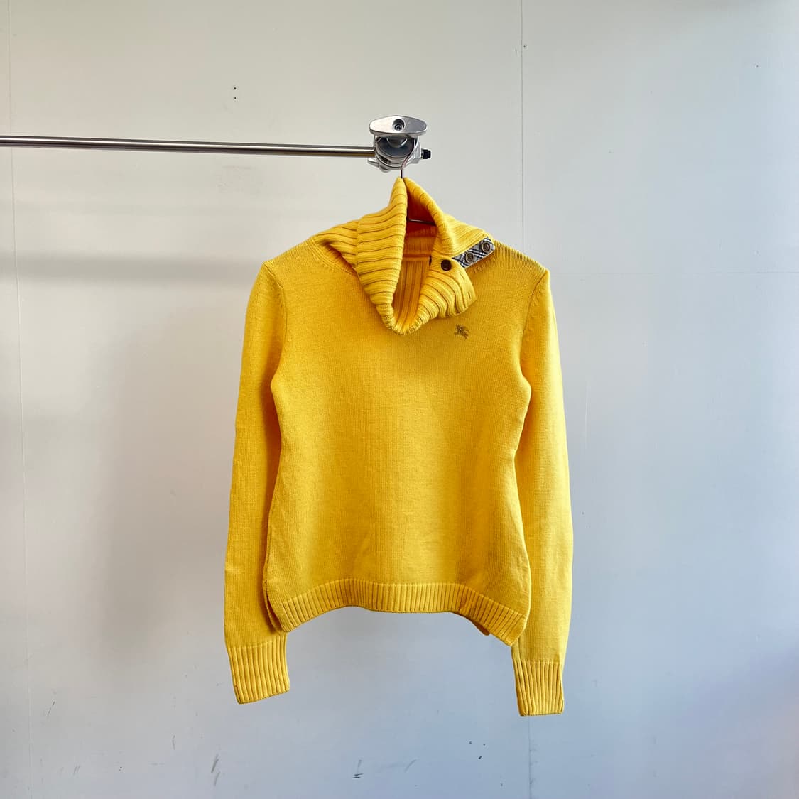 버버리 로고 목폴라 니트 상품이미지1