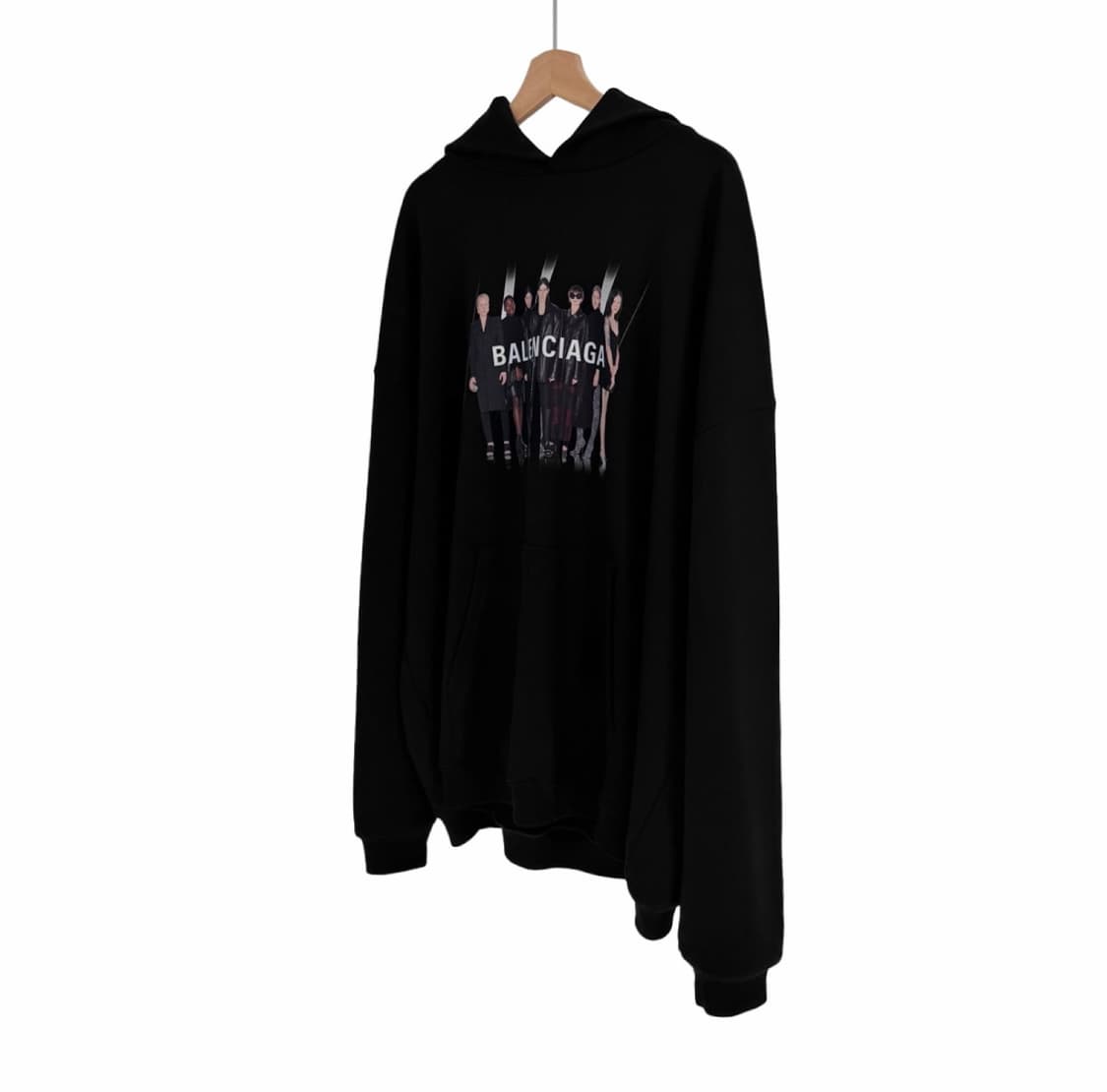 [M] 발렌시아가 남성 아트워크 리얼 로고 라지핏 후드 티셔츠 블랙 상품이미지2
