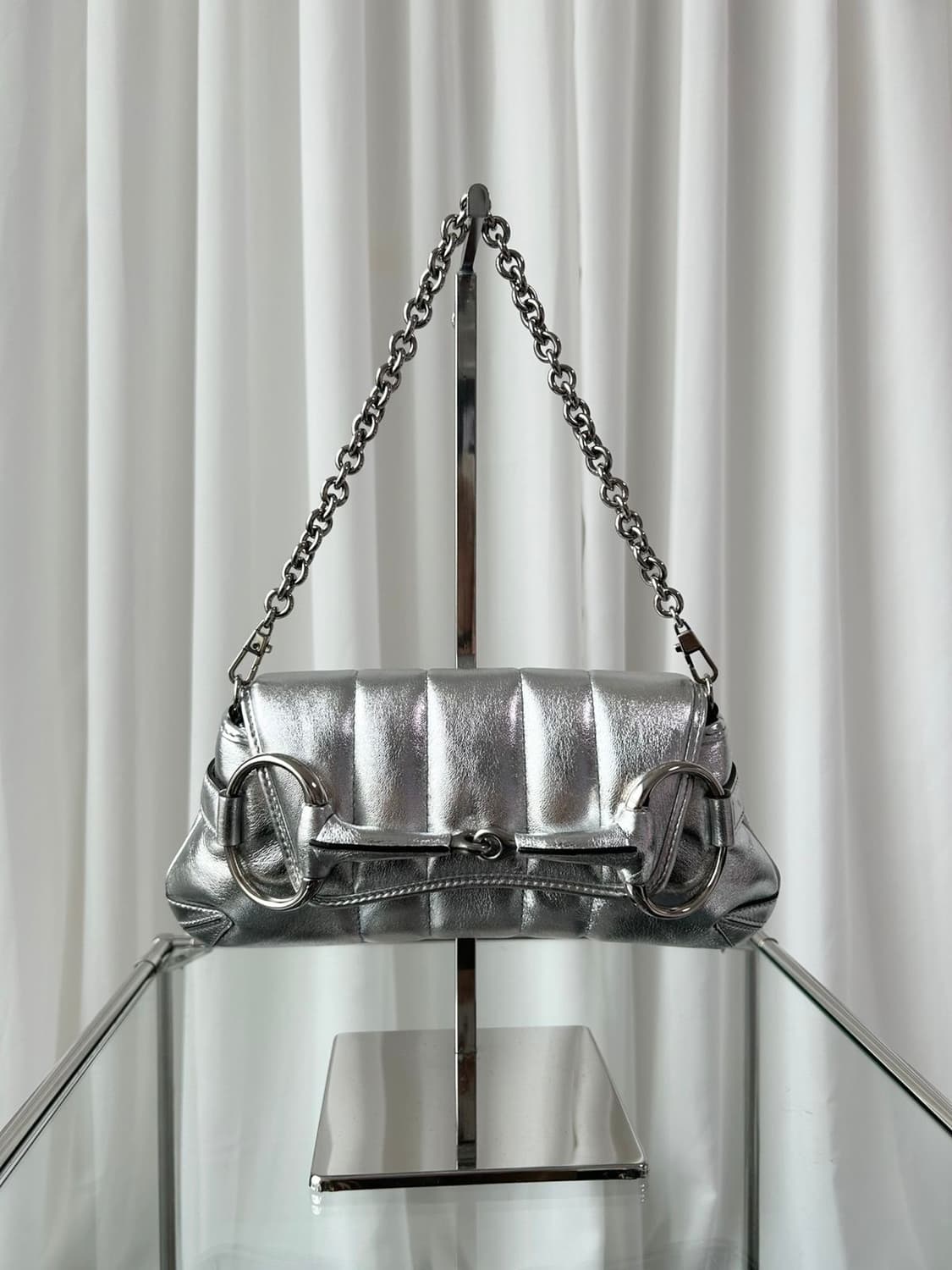 구찌 홀스빗 체인 메탈릭 실버 체인 숄더백 상품이미지3