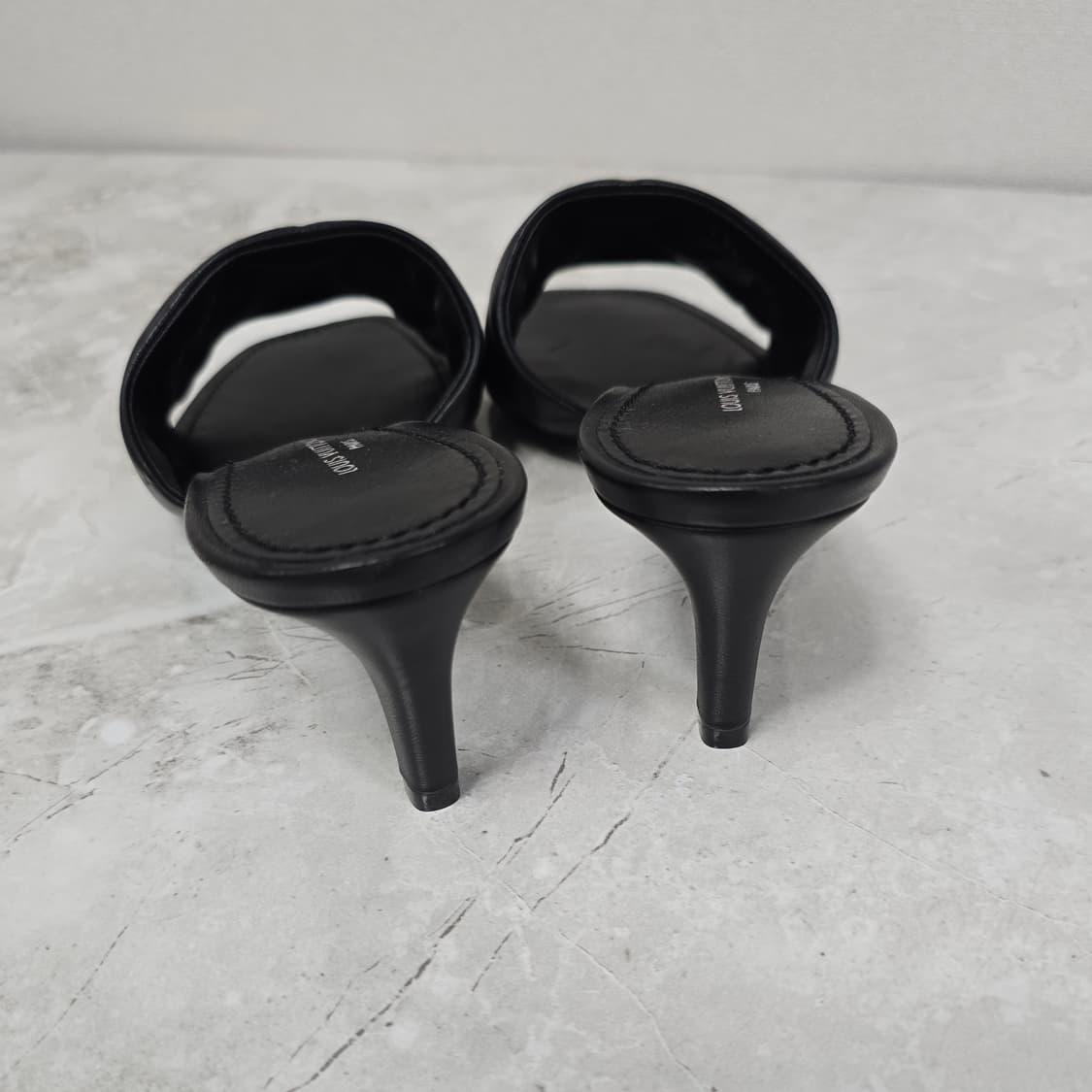 루이비통 리바이벌 뮬 37사이즈 판매 상품이미지5