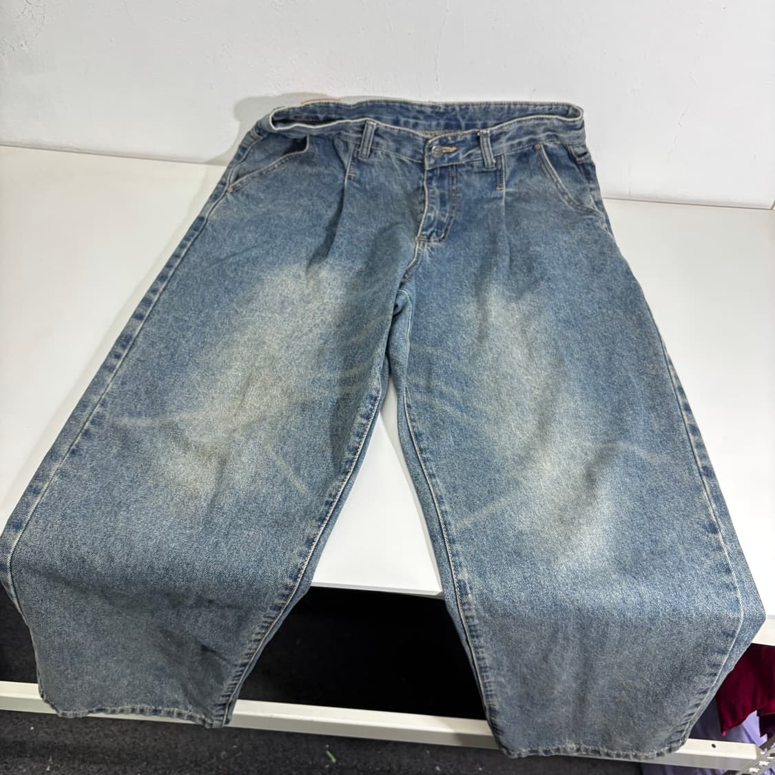 XL 디미트리블랙 연청 워싱 와이드핏 데님팬츠 상품이미지2