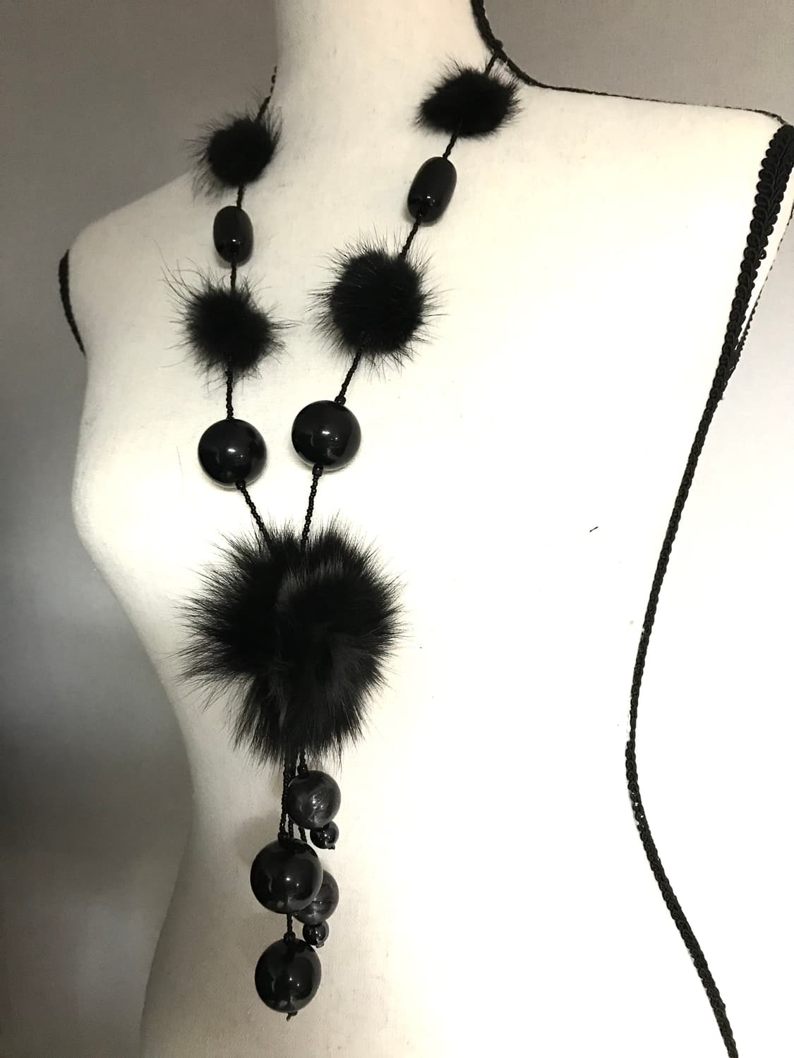 Vintage Black Mink Fur & Bead Necklace 상품이미지1