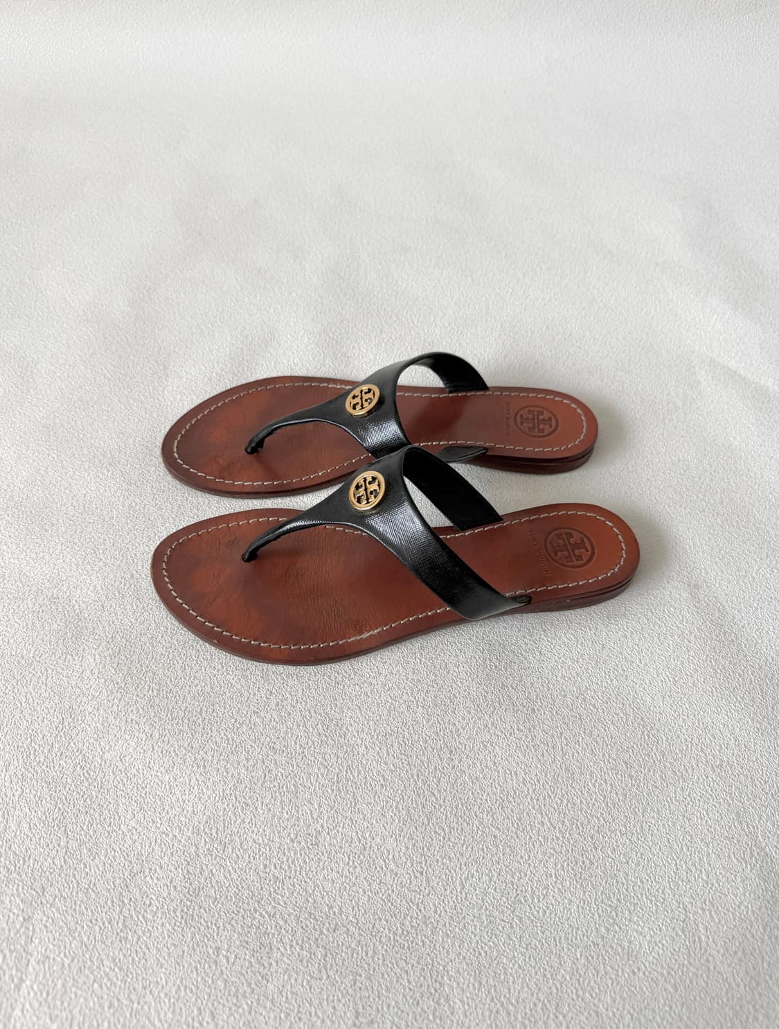 [6.5M]토리버치(TORYBUCH) 레더 플리플랍 슬리퍼 상품이미지1