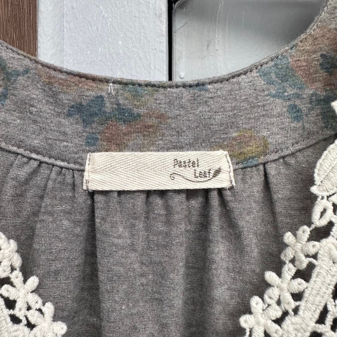 Lace Detail Flower Cotton Long Top 상품이미지7