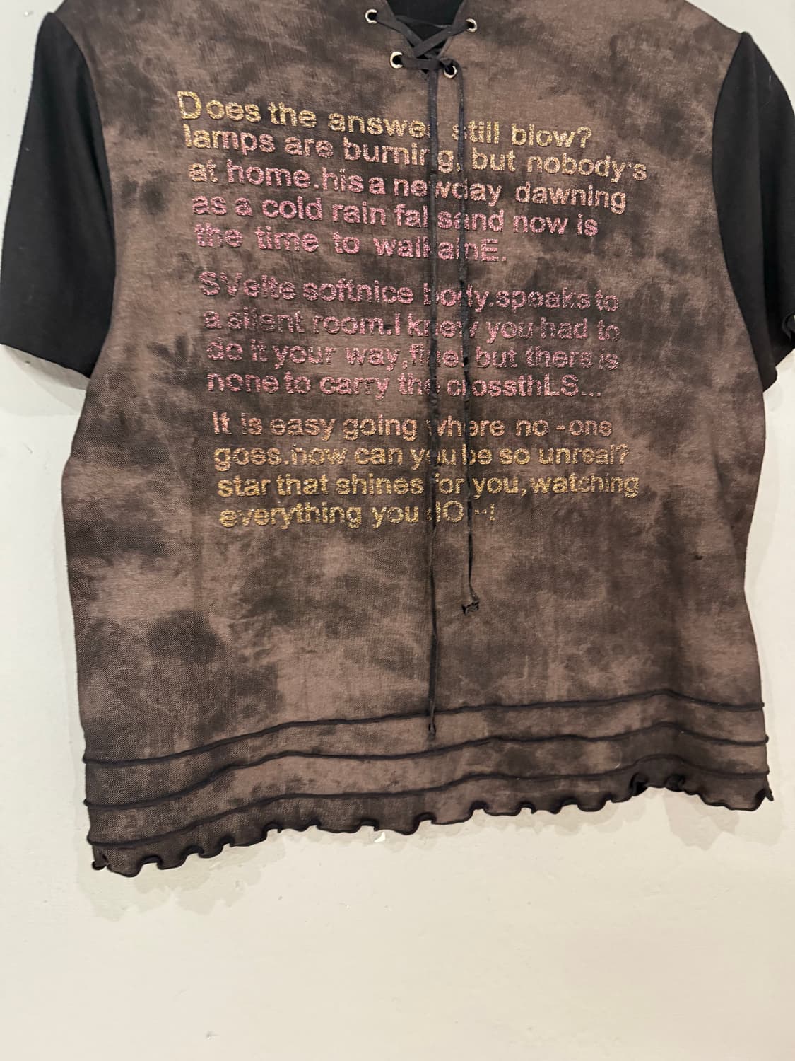 grunge printing lettering eyelet top  상품이미지7