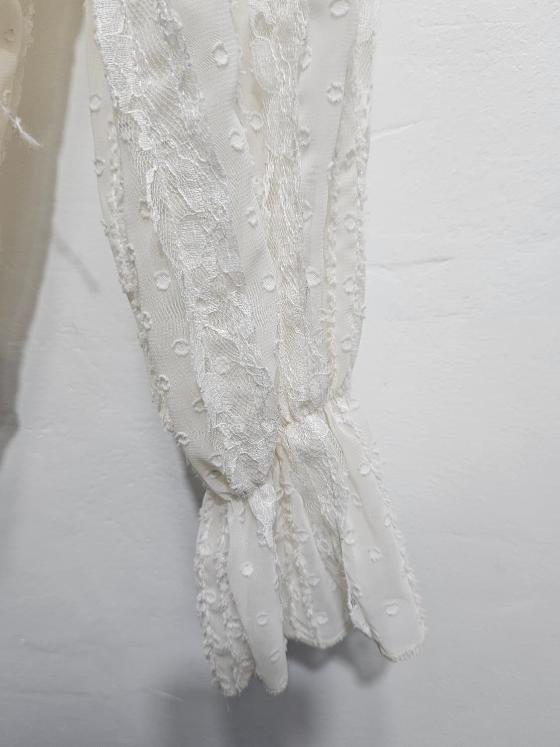 아이보리 프릴 레이스 블라우스 상품이미지9