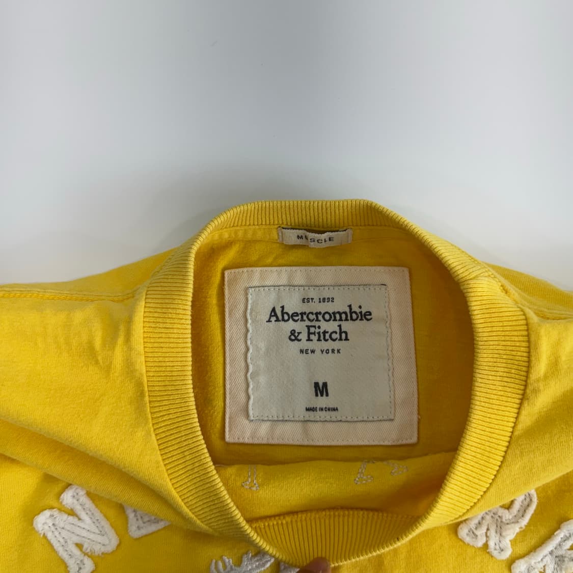 Abercrombie 아베크롬비 옐로우 반팔 상품이미지5
