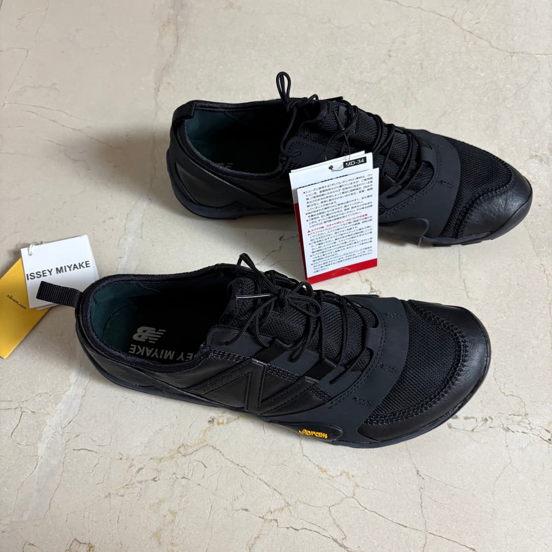 New Balance x Issey Miyake MT10O Black 상품이미지5