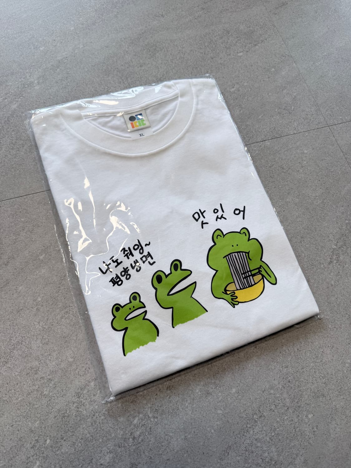 [XL] 얼렁뚱땅상점 침착맨 평양냉면 개구리 티셔츠 화이트 상품이미지1