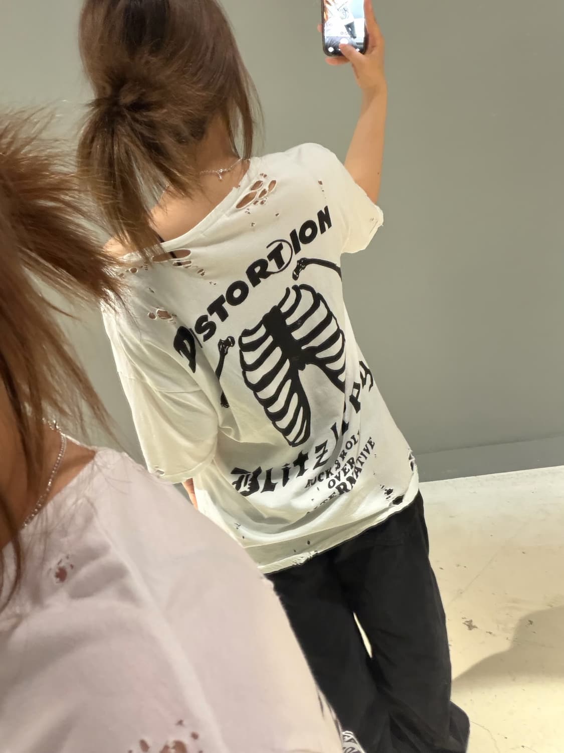 damage detail rock n roll printing top 상품이미지5