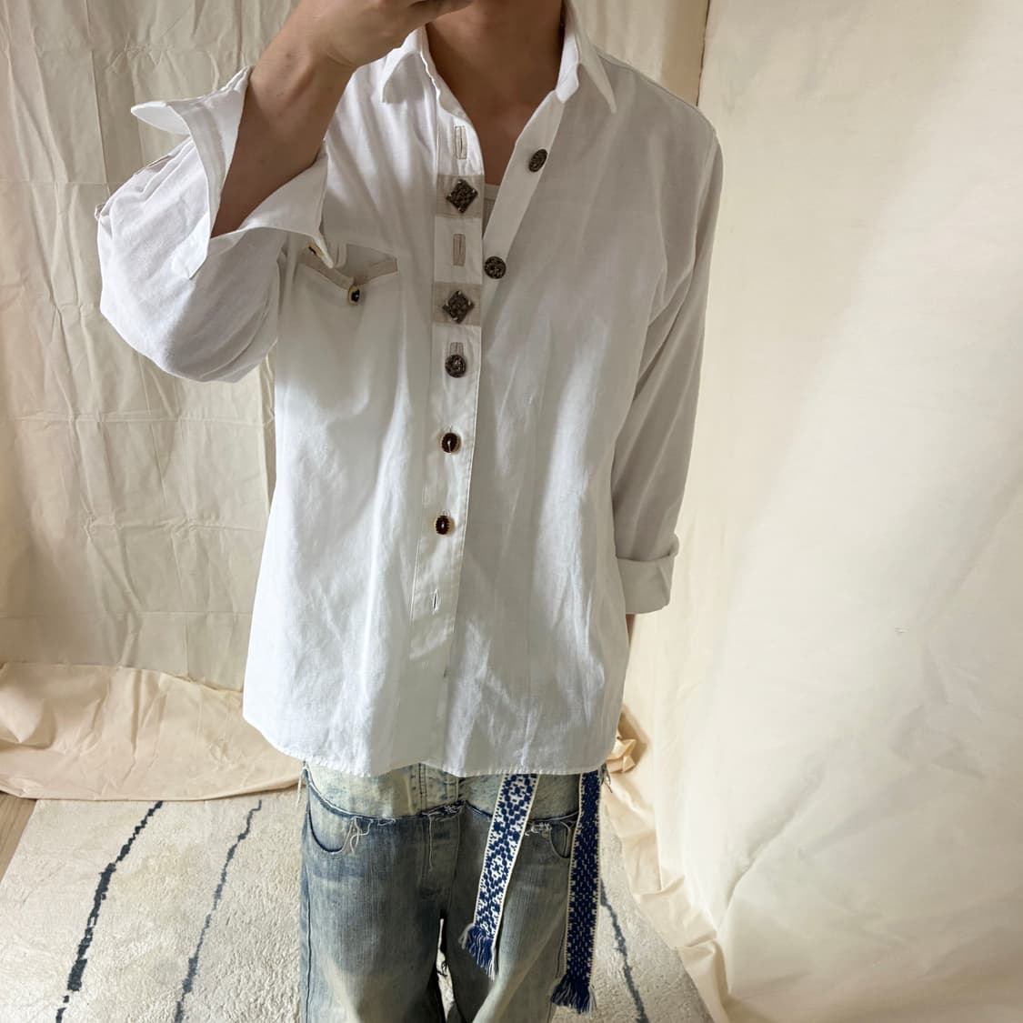 Embroidered Patchwork Linen shirt 상품이미지3