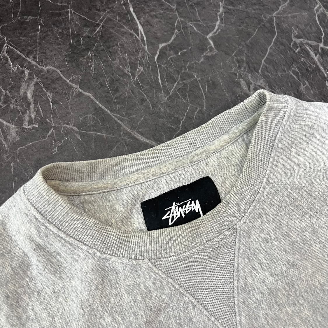 스투시 베이직 스몰로고 스웻 맨투맨 그레이 상품이미지6