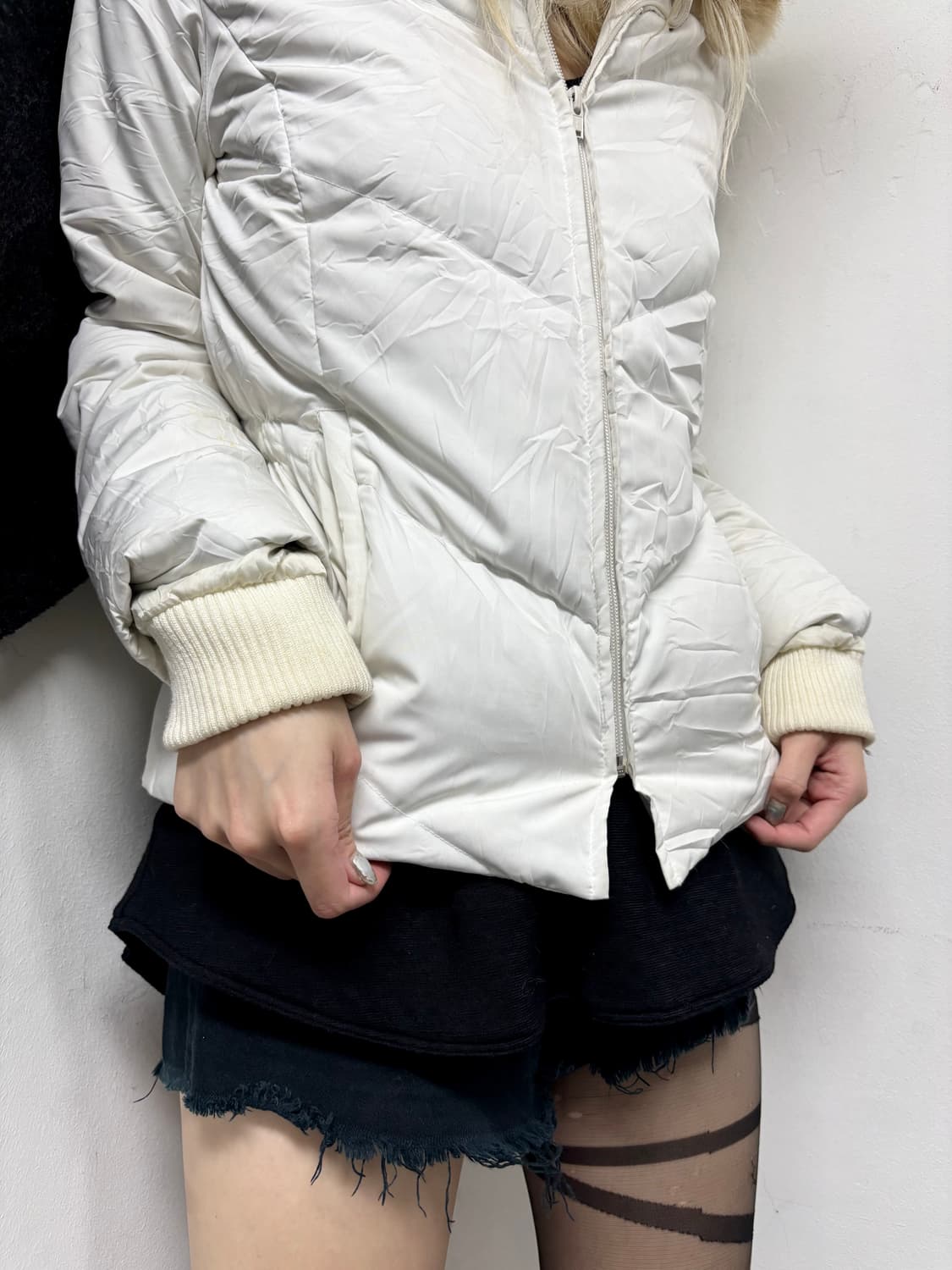 “Vintage” 00’s Ivory Fur White Hoodie Pa 상품이미지3