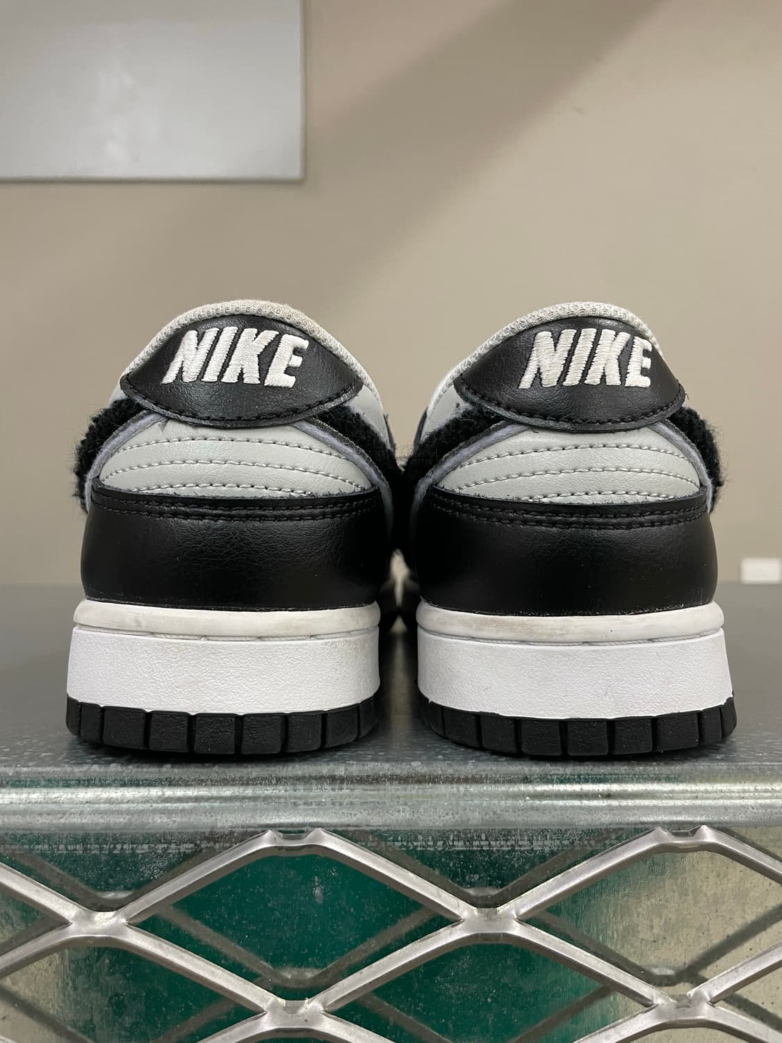 나이키 덩크 로우 셰닐 스우시 블랙 그레이 280 상품이미지3