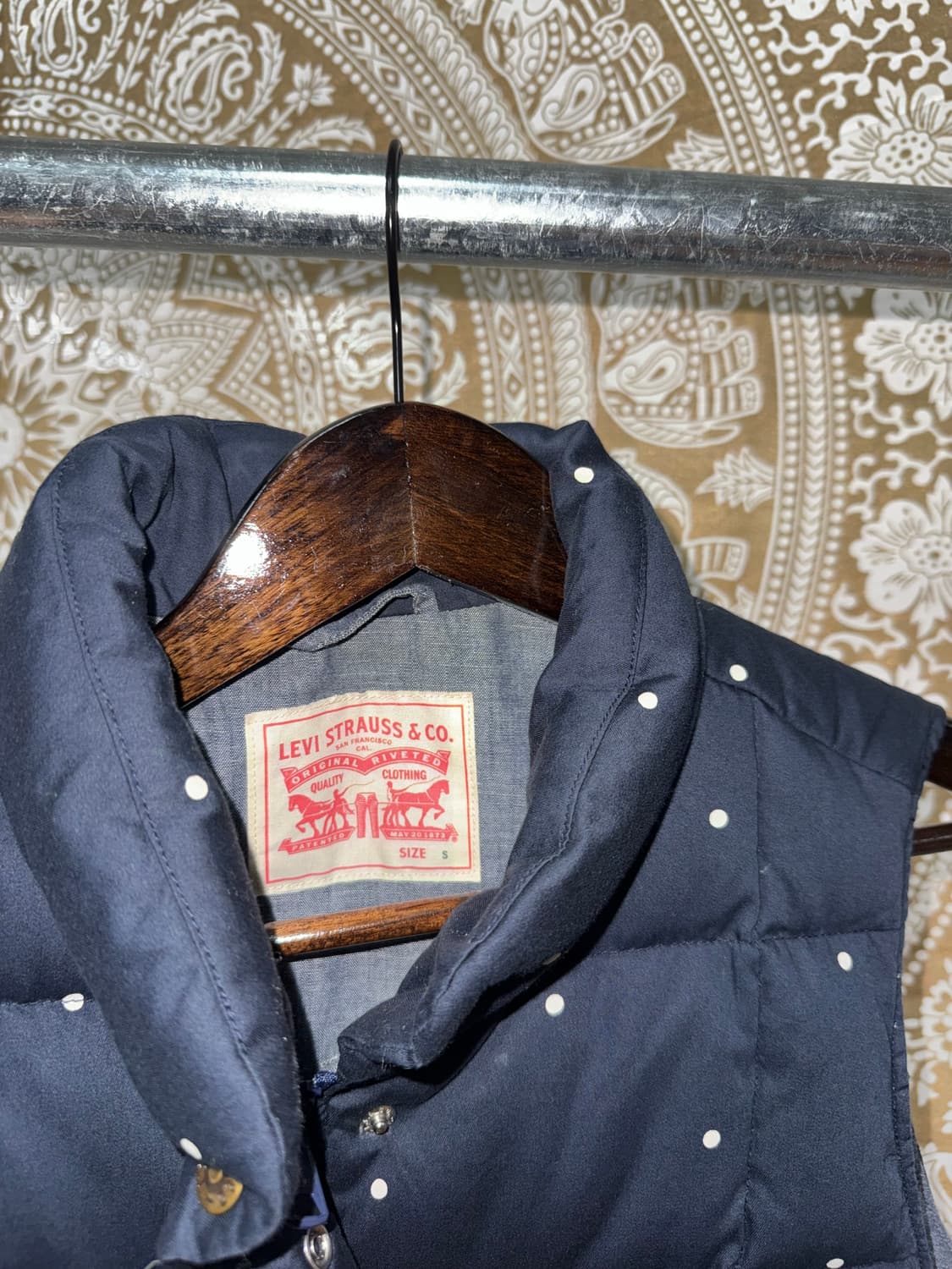 리바이스 여성 덕다운 도트 패딩조끼  상품이미지6