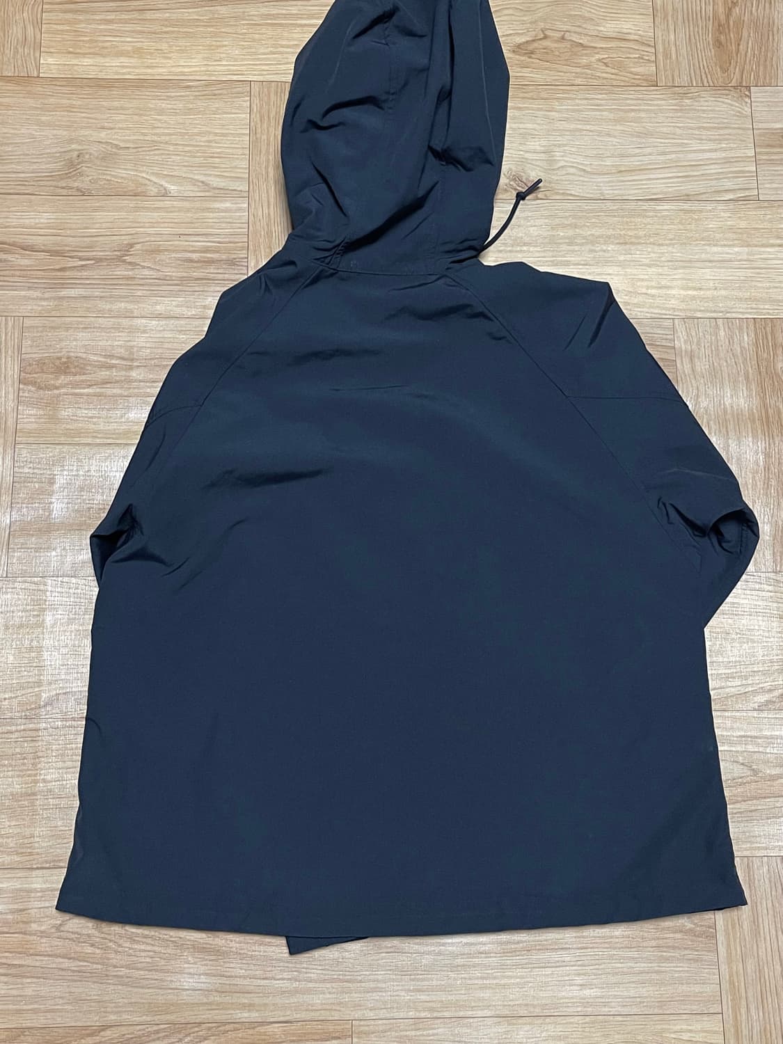 유니클로 여성용 오버사이즈 바람막이 S 상품이미지4