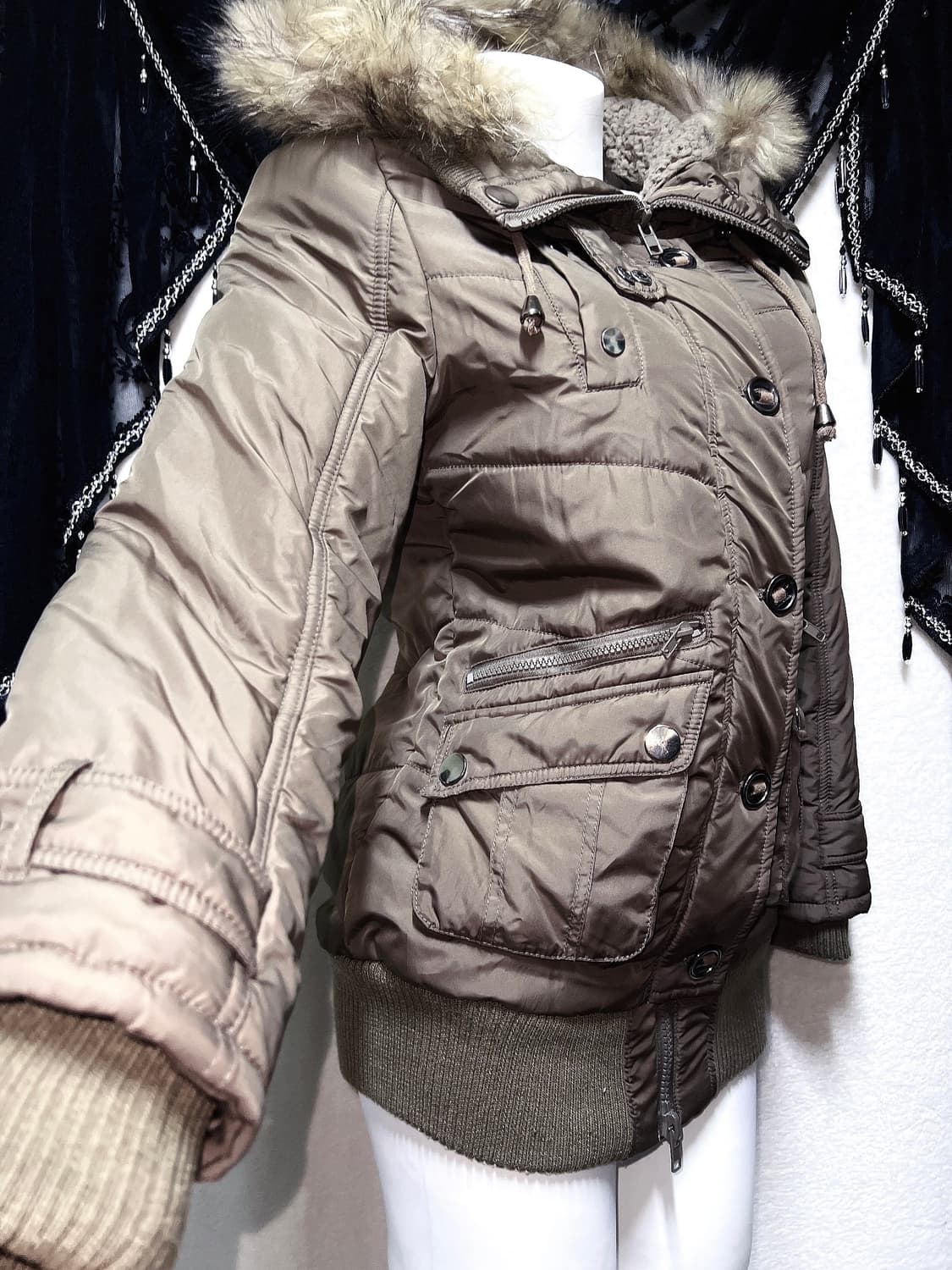 라쿤퍼후드 하이넥 패딩점퍼 투웨이 울프죠 y2k 아카이브 펑크 갸루 핀터 상품이미지7