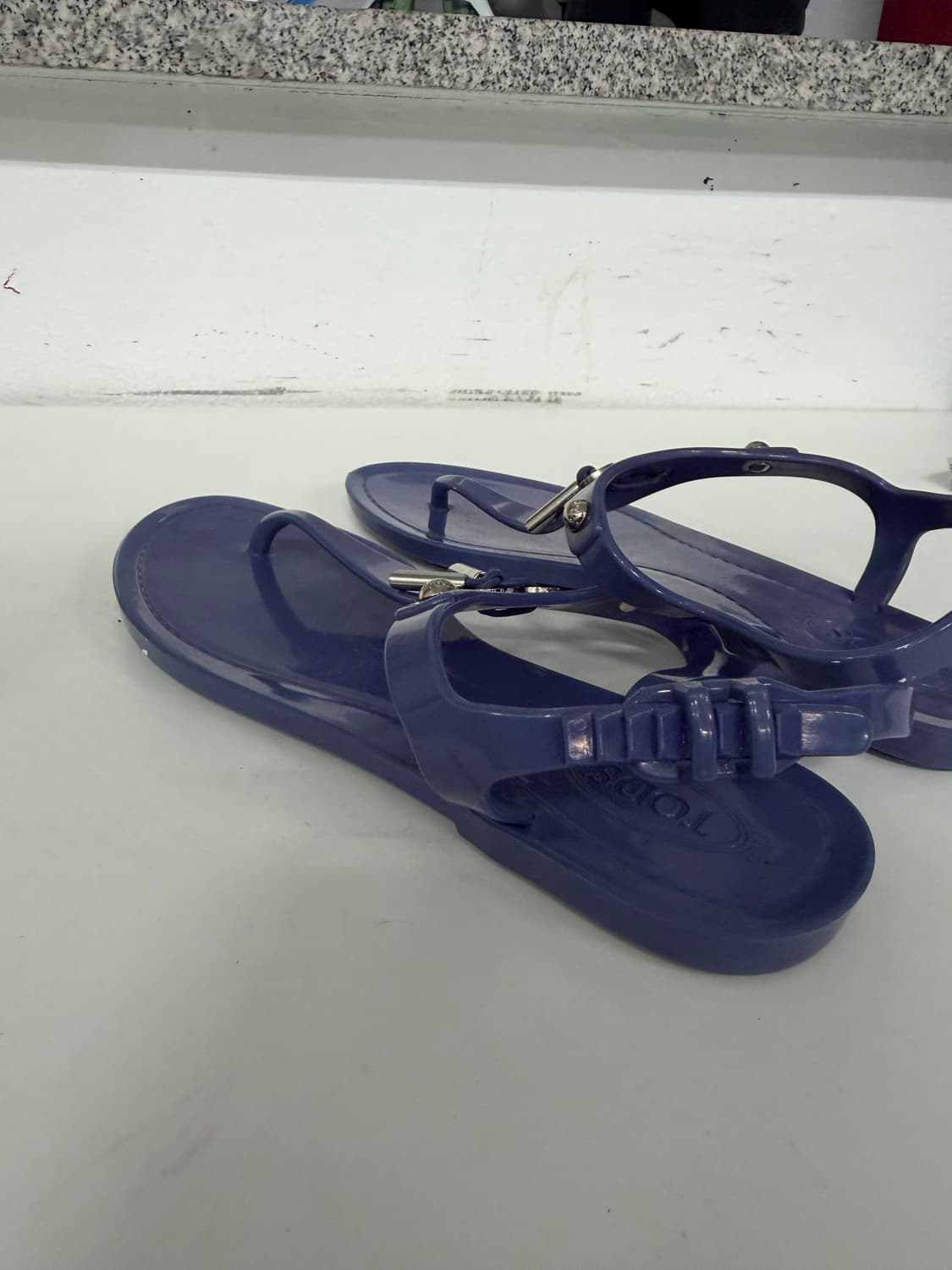 정품) TODS 토즈 여성 블루 젤리 쪼리 샌들 37 상품이미지7