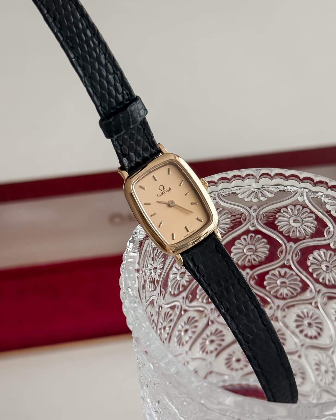 오메가 스퀘어 골드 시계 상품이미지1