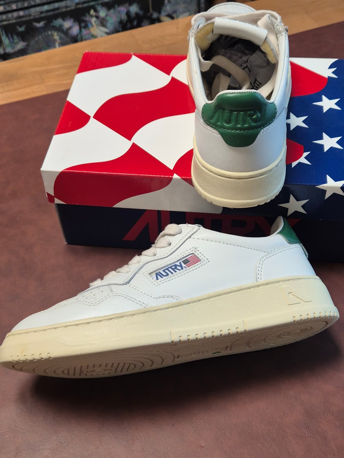 (풀박)실착용1회 235-240(37)오트리 메달리스트 로우 스니커 상품이미지6