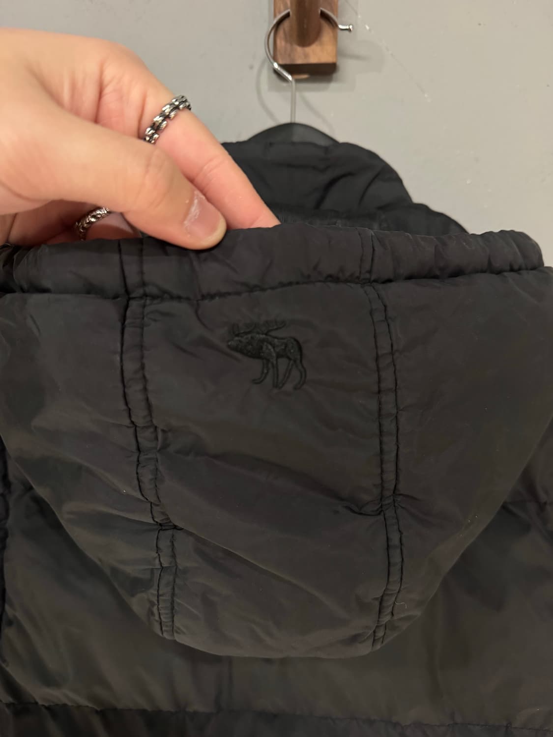 아베크롬비 블랙 후드 패딩조끼  상품이미지5