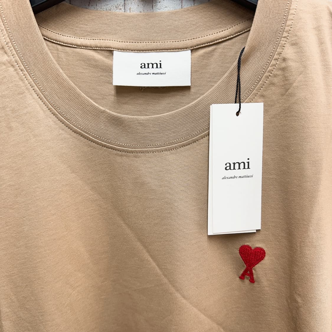 아미 남성 베이지 하트 로고 티셔츠 70% 상품이미지3