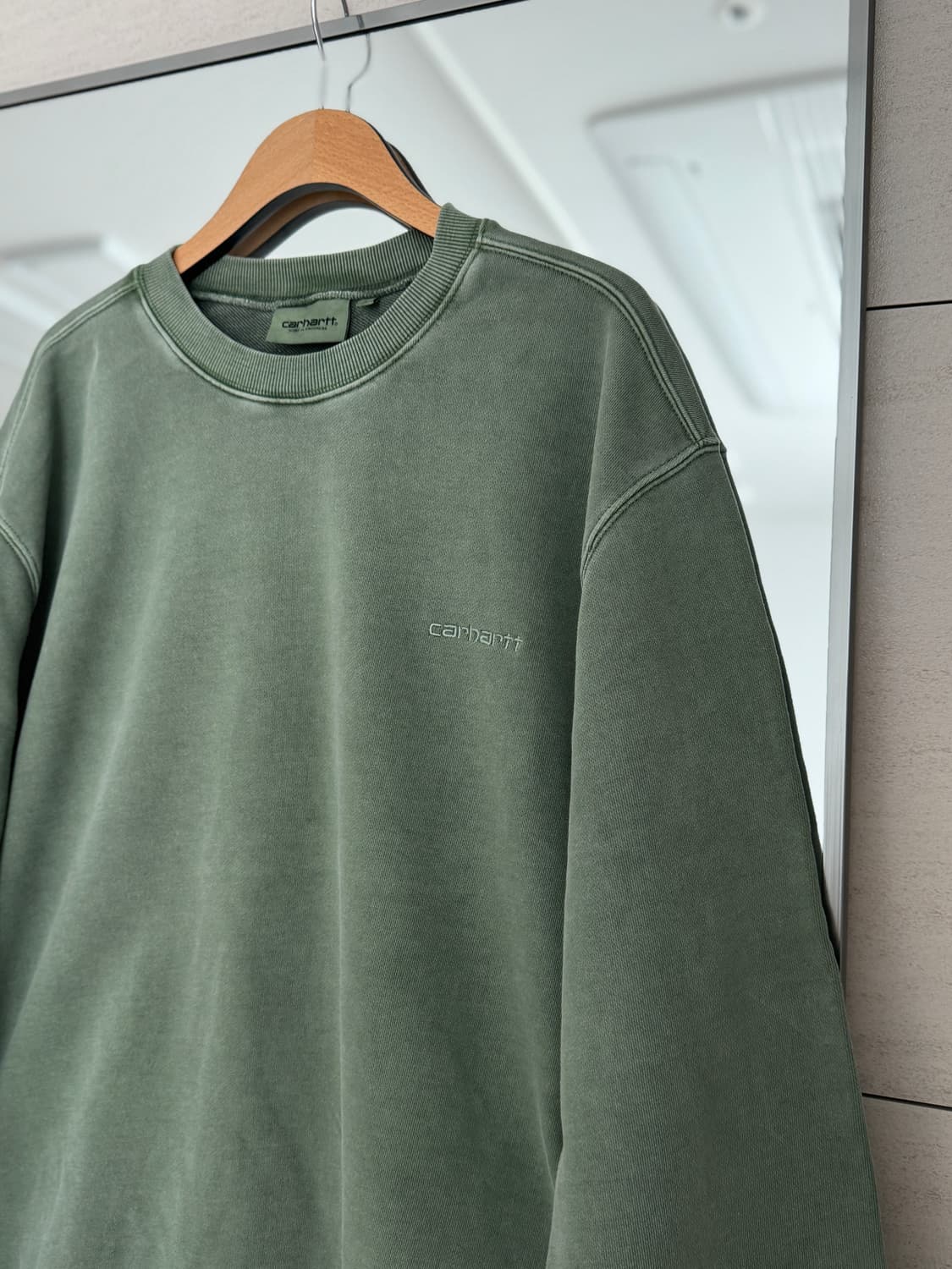 🖤 칼하트 워싱 크루넥 맨투맨 스웻셔츠 상품이미지5
