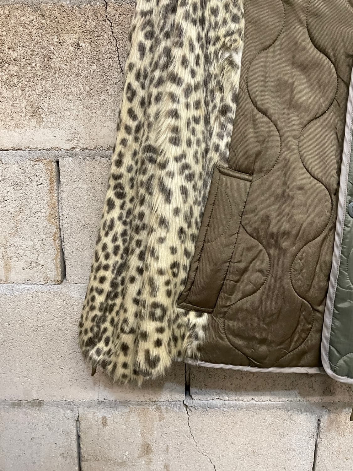스탠드 얼론 레오파드 퀼팅 자켓  상품이미지3