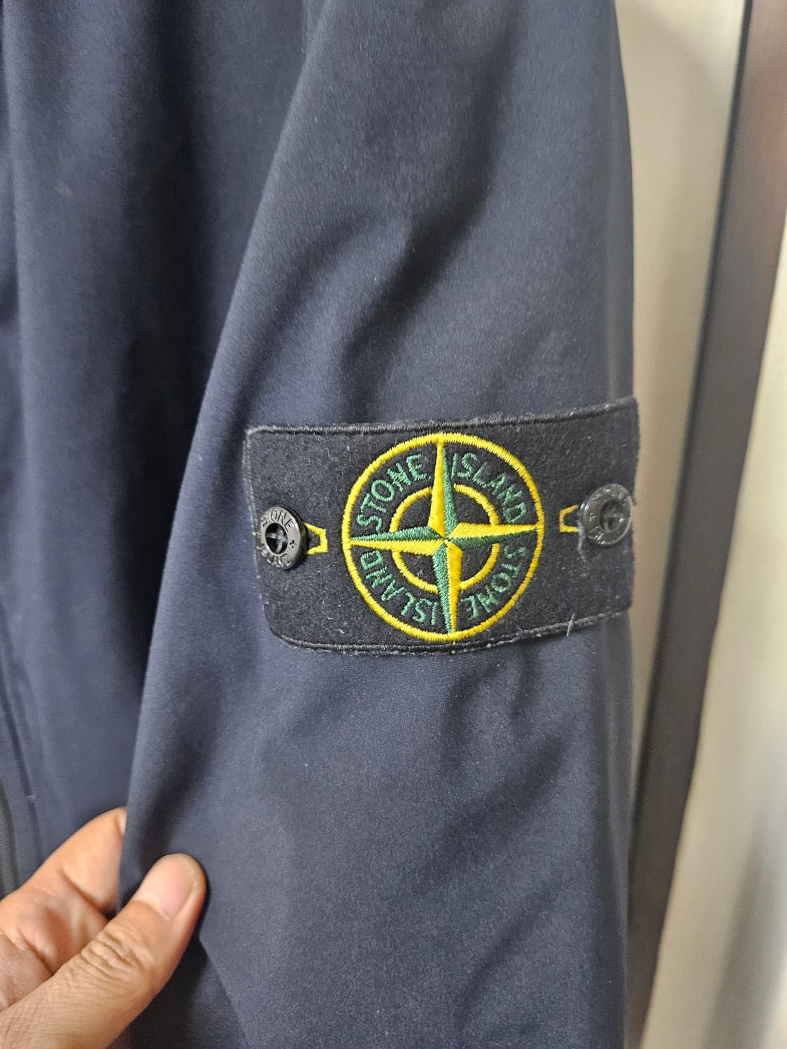 스톤아일랜드 프리마로프 소프트쉘 경량패딩s 상품이미지2