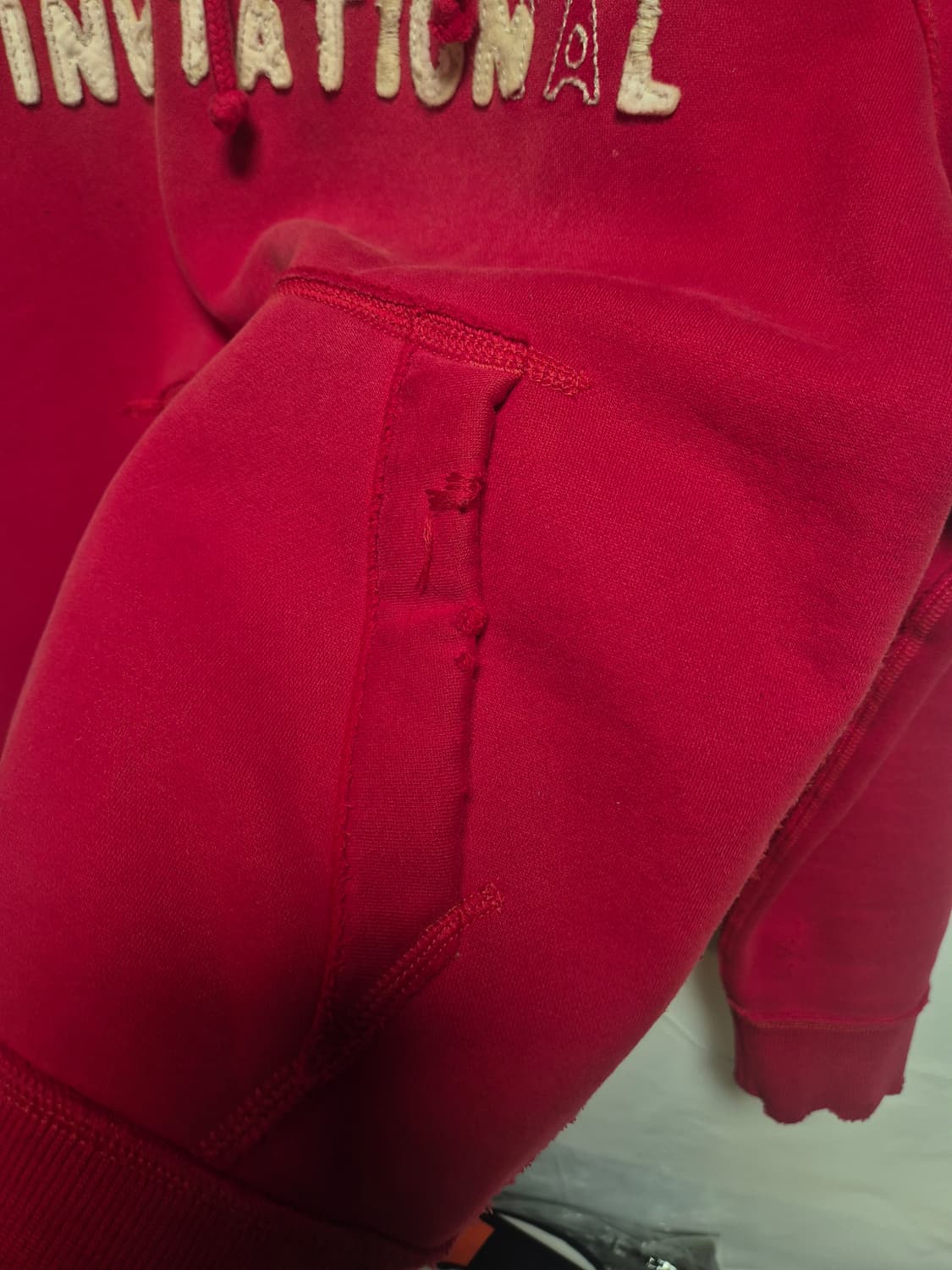 아베크롬비 Y2K 올드스쿨 레드 반집업 후드티 L사이즈(상태A급) 상품이미지3