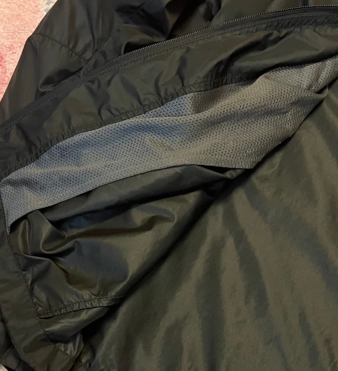 Side detail black nylon jacket 상품이미지5