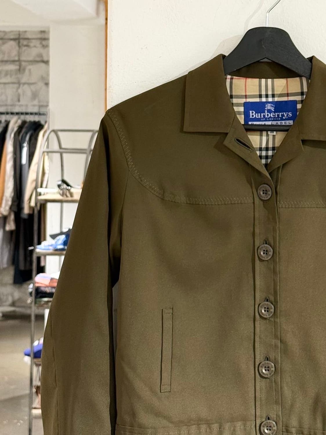 버버리 블루라벨 카키 버튼 크롭 자켓 상품이미지2
