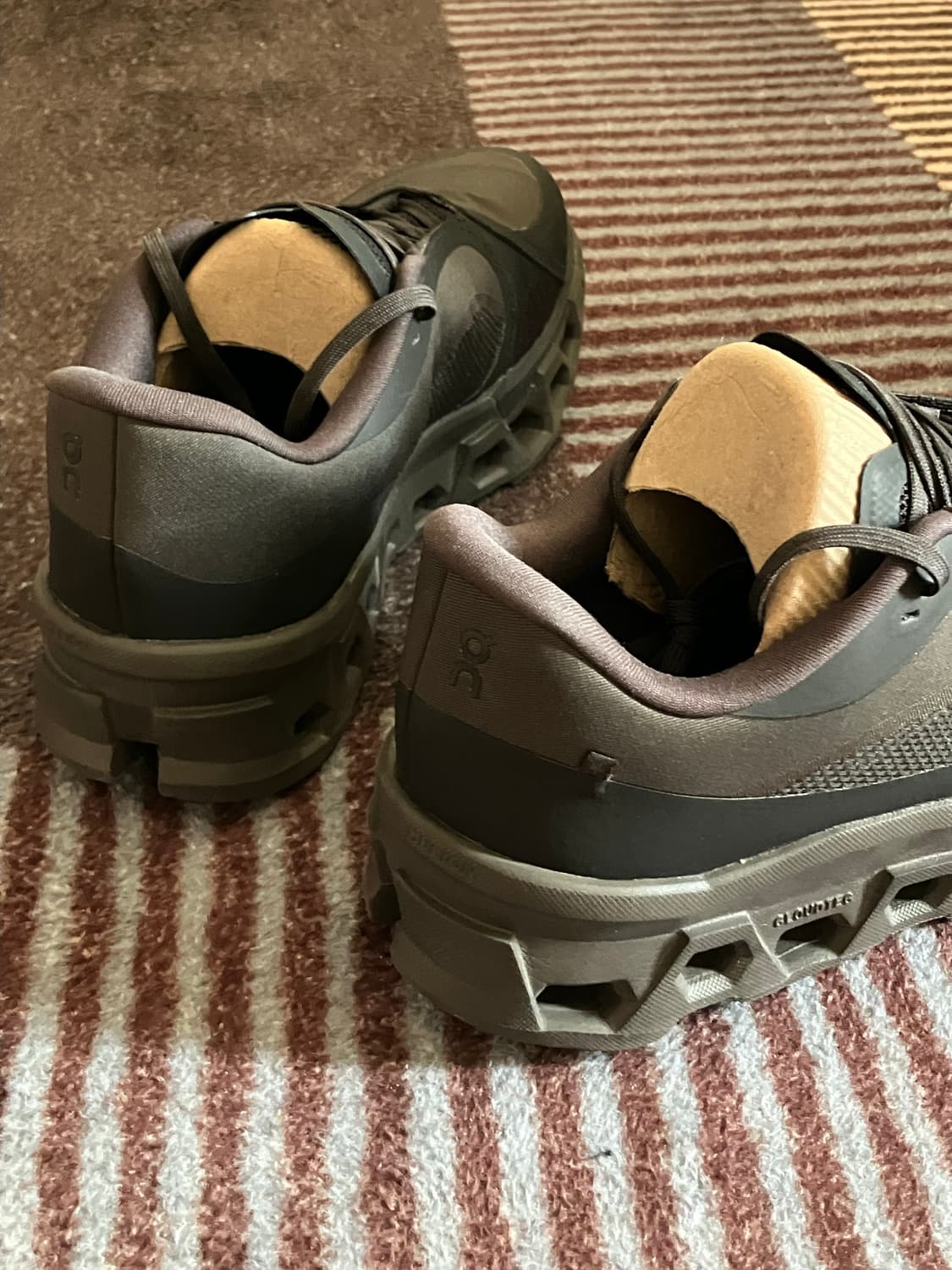 온러닝 파프 / 클라우드 몬스터2 / 쏜 브라운 상품이미지3